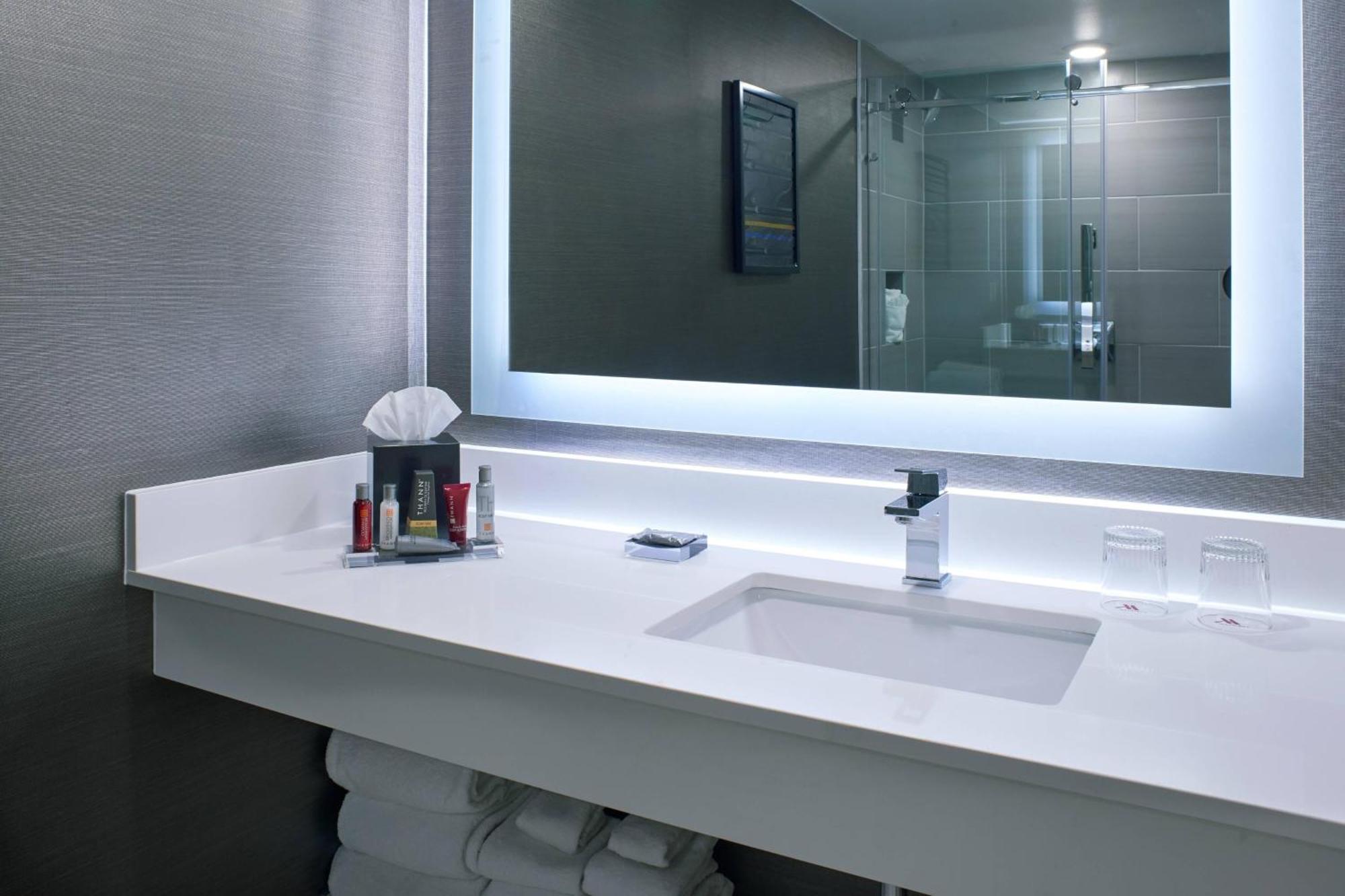 Marriott Melville Long Island Экстерьер фото