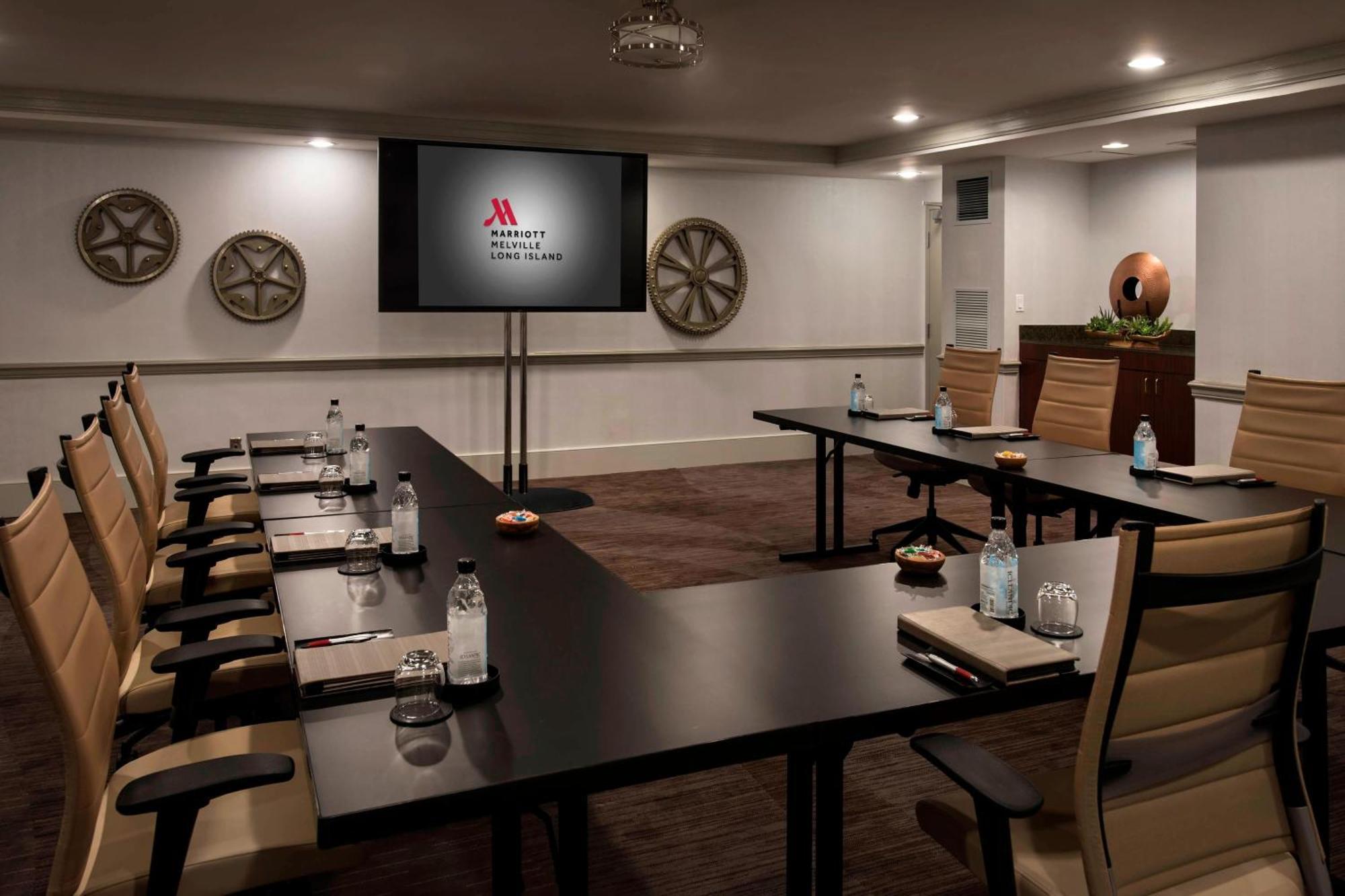 Marriott Melville Long Island Экстерьер фото