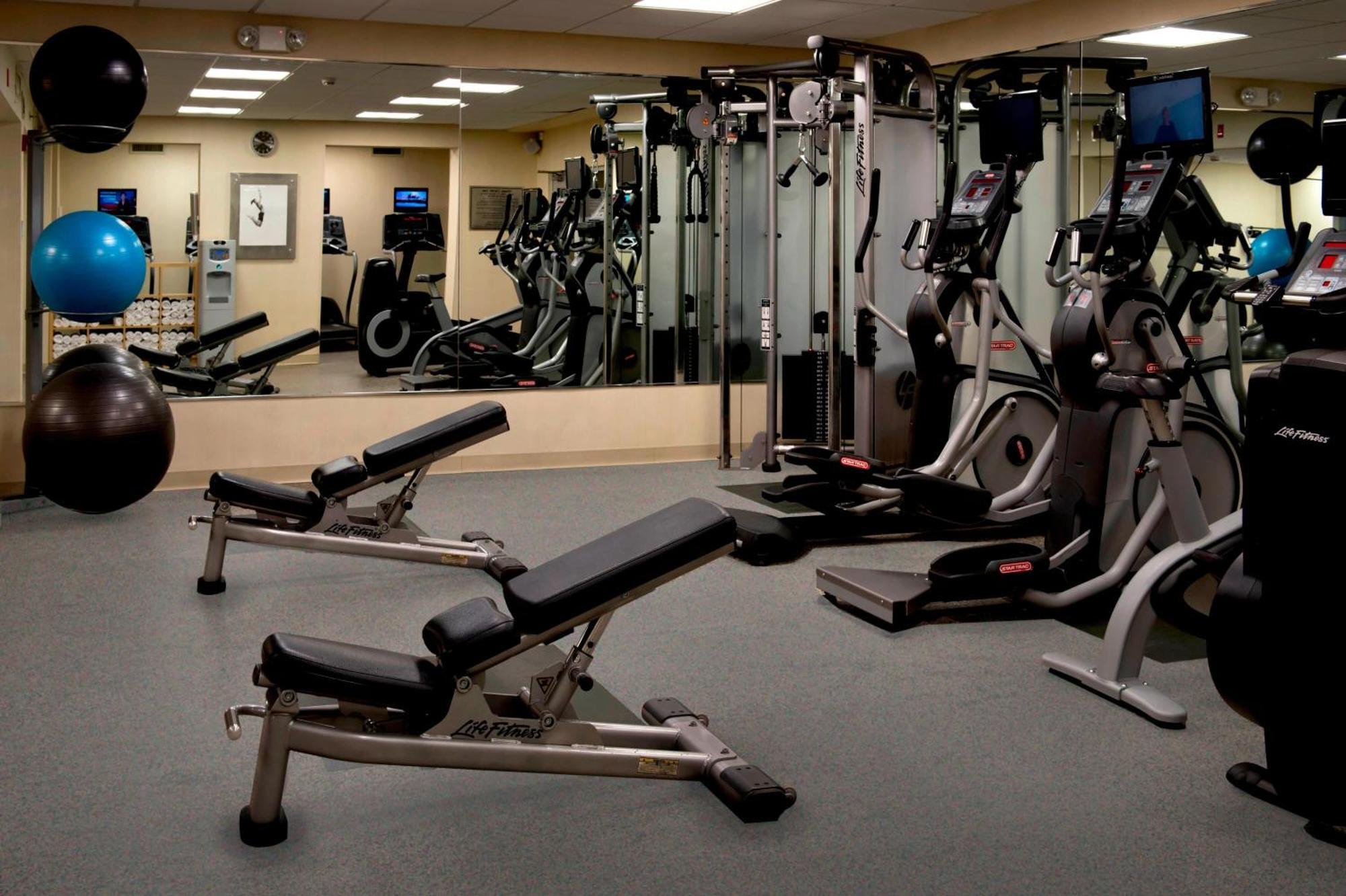 Marriott Melville Long Island Экстерьер фото